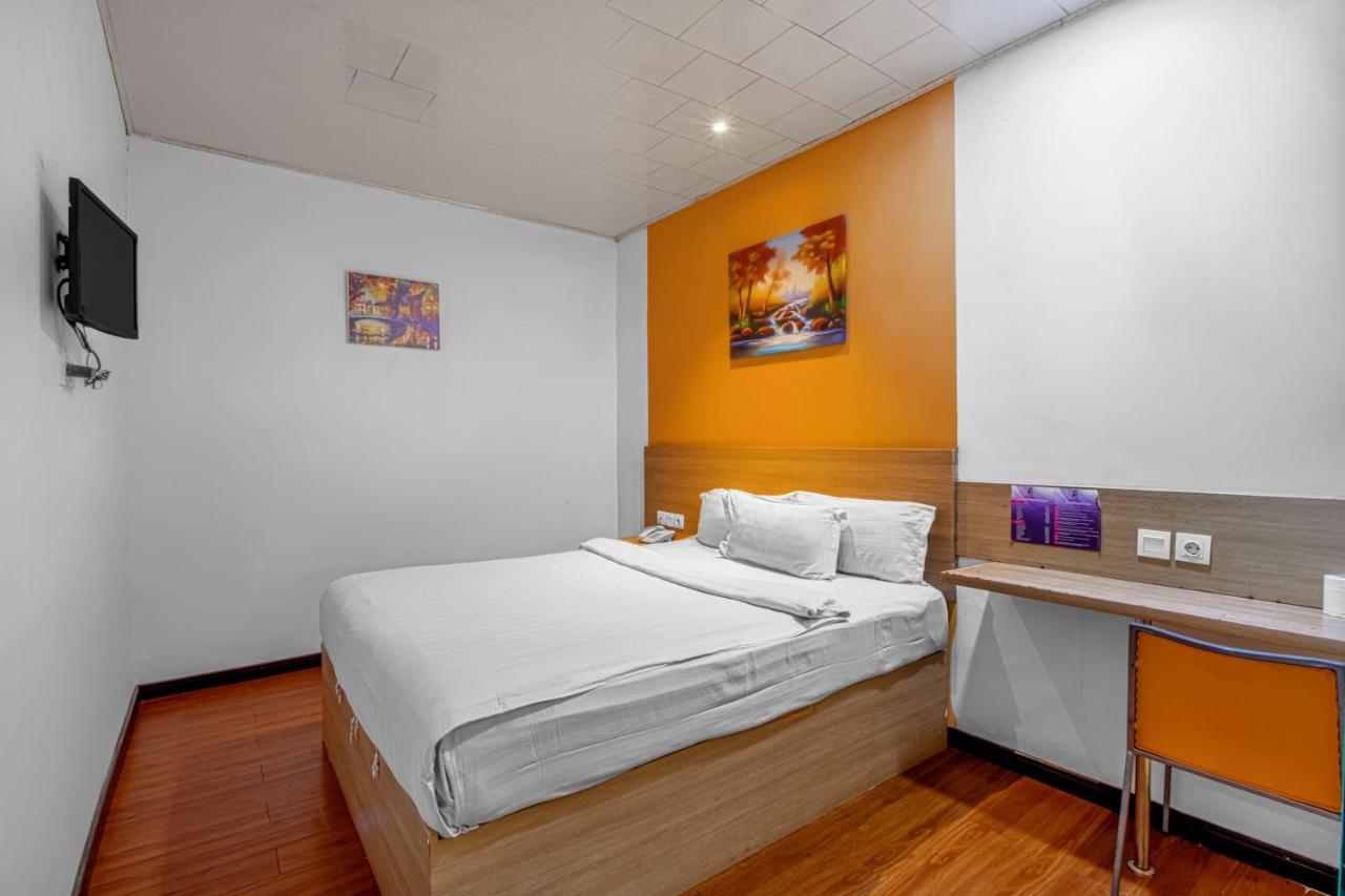 Suba Hotel Jakarta Exterior photo