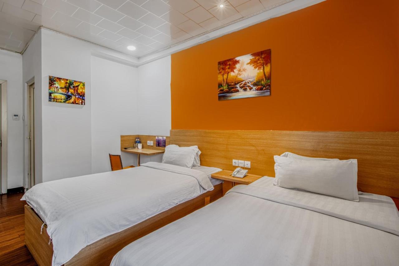 Suba Hotel Jakarta Exterior photo