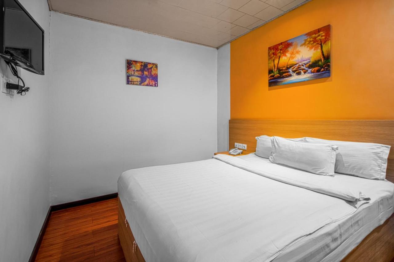 Suba Hotel Jakarta Exterior photo